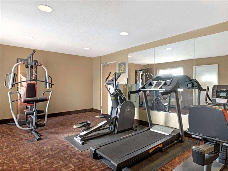 Super 8 By Wyndham San Antonio Downtown Ne Hotel Bagian luar foto