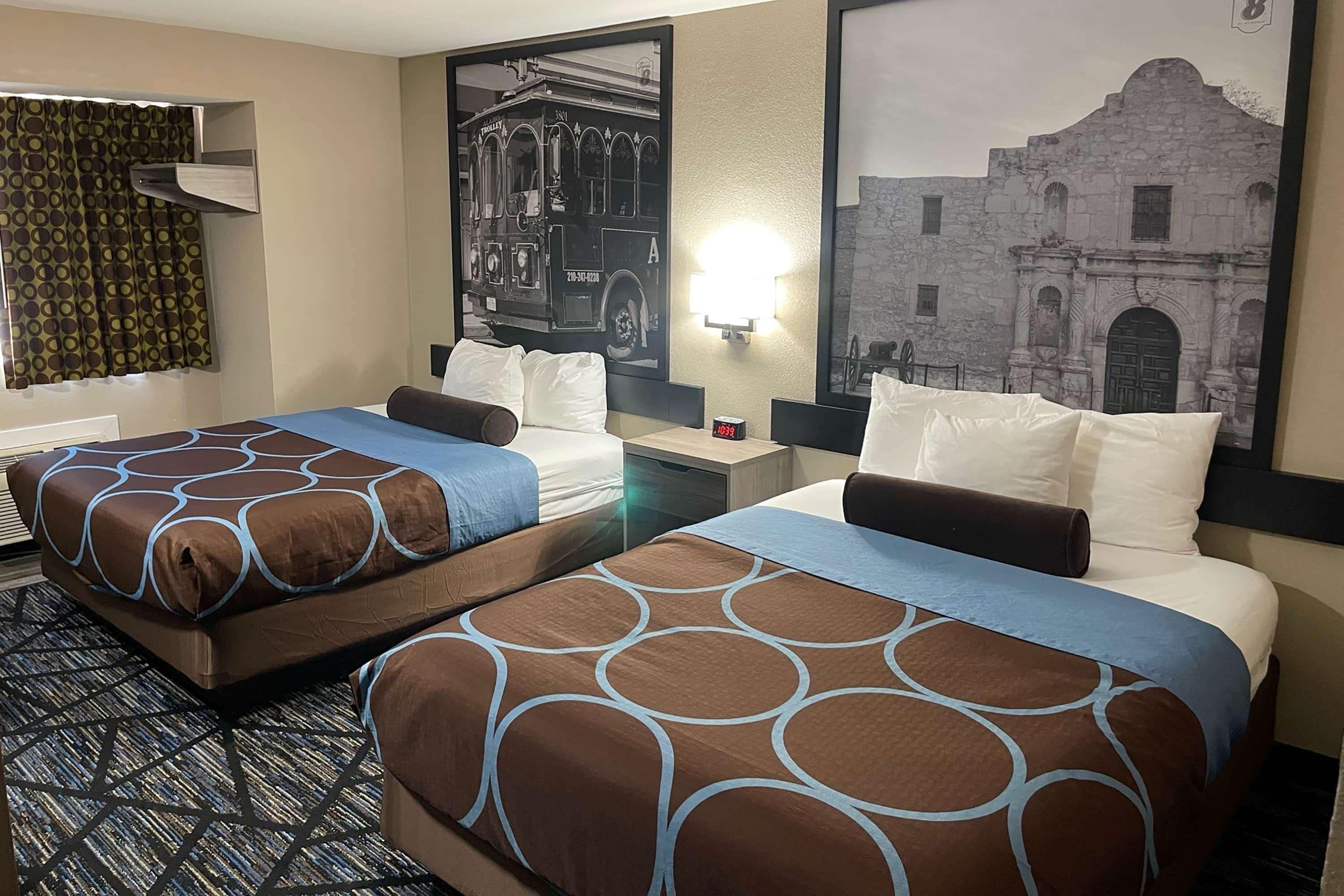 Super 8 By Wyndham San Antonio Downtown Ne Hotel Bagian luar foto