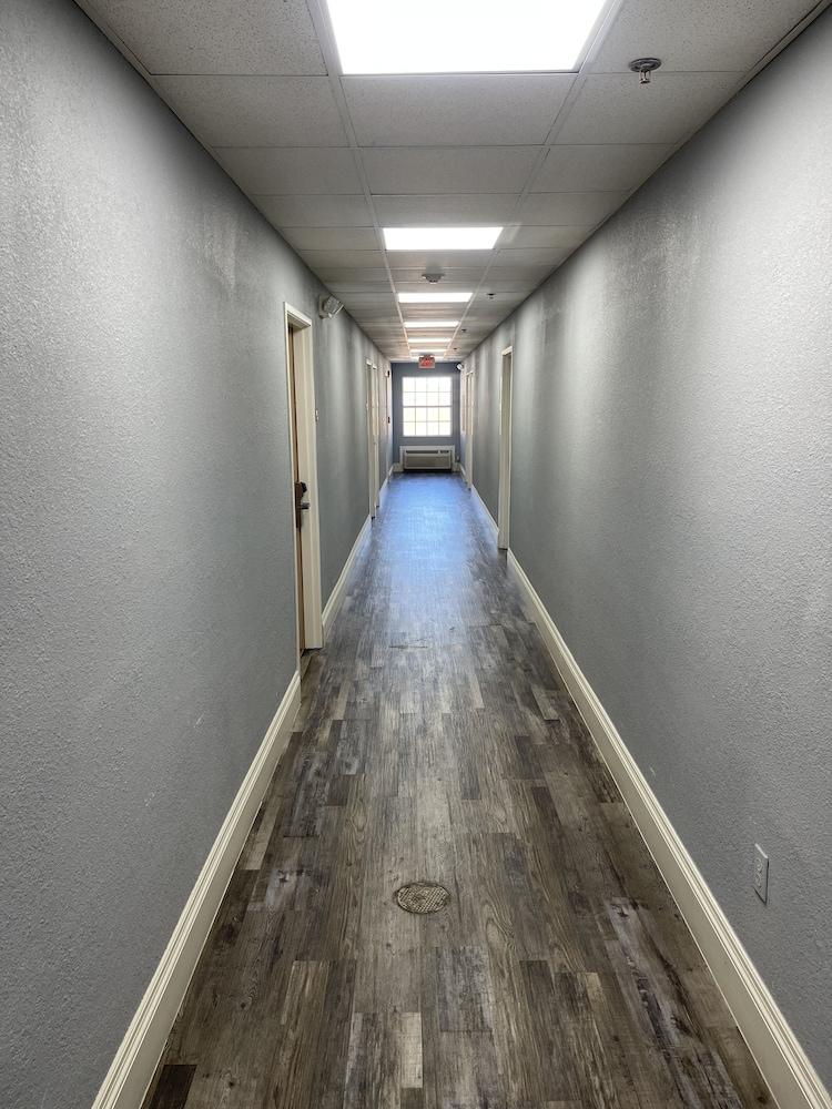 Super 8 By Wyndham San Antonio Downtown Ne Hotel Bagian luar foto