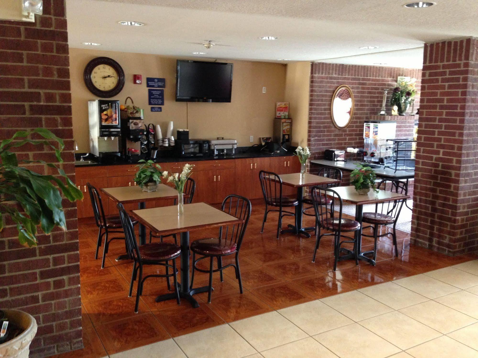 Super 8 By Wyndham San Antonio Downtown Ne Hotel Bagian luar foto